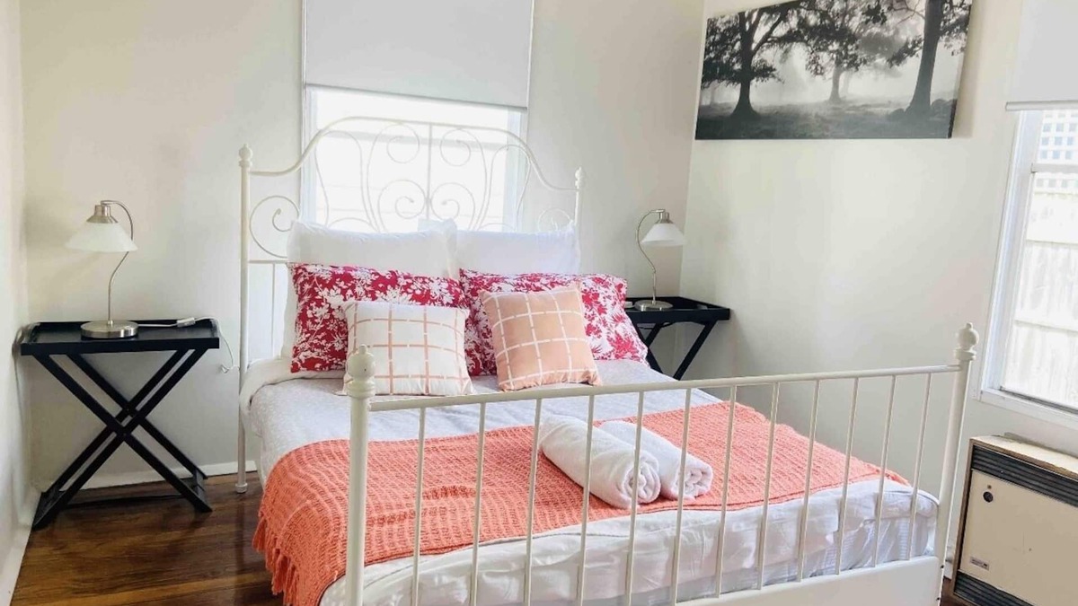 Broadmeadows House | D122 Lovely London Home