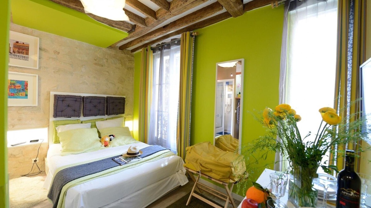 3rd Arrondissement Apartment | D3GG Dream of Summer