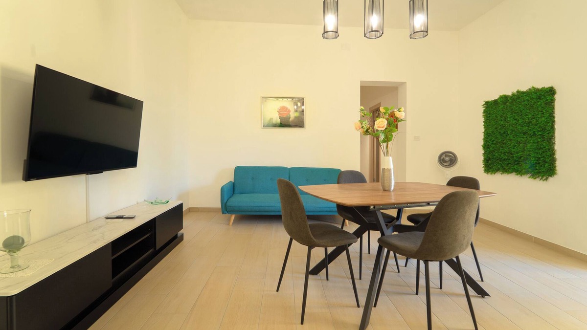 Barcellona Pozzo di Gotto Apartment | [Da Mimmo] Large apartment, near the sea, free parking