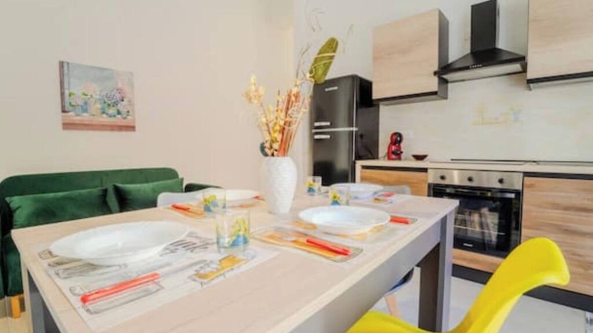 Barcellona Pozzo di Gotto Apartment | [Da Mimmo] Central location, close to the sea, free parking