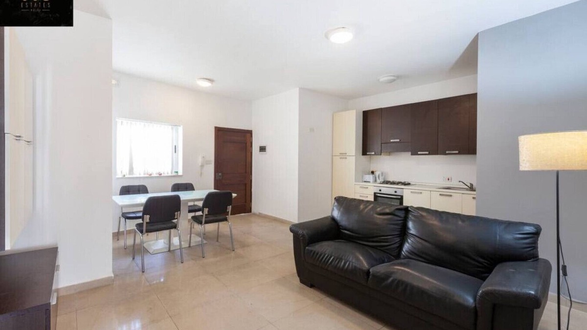 Msida Apartment | Da Vinci · Spacious central 2BR, just off UNI/Hospital & WIFI