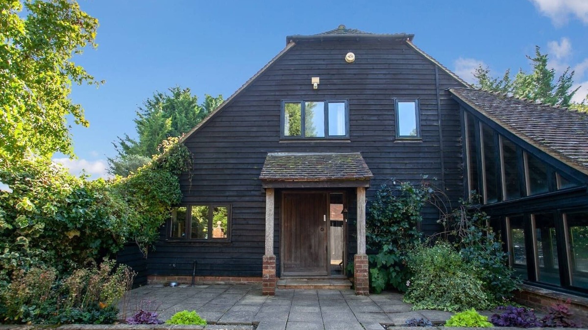 Cranbrook House | DADIO's Barn - Indoor Swimming Pool 400 Years Old & Hot tub