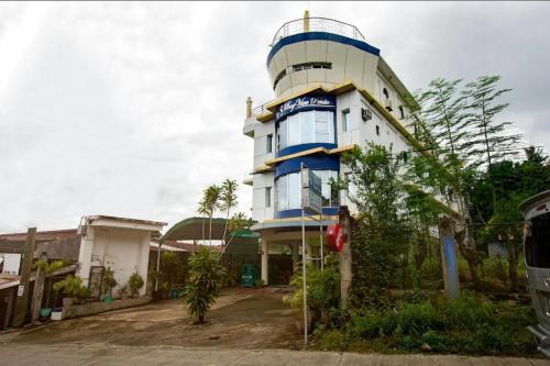 Puerto Princesa City Centre Bed & Breakfast | Dads Bayview Pension