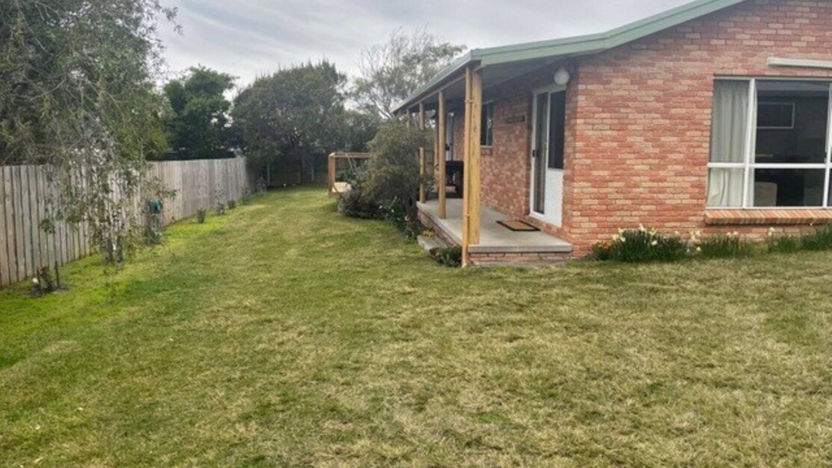 Bicheno House | Daffodil Cottage - Bicheno - 2 Bedroom Holiday House