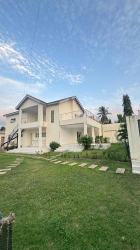 Lome Villa | Dahlia Home - Maison entière - 4 Chambres