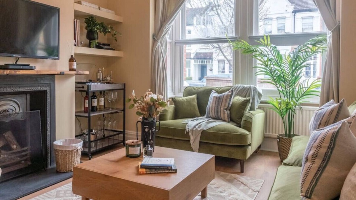 Furzedown House | Dahomey · Beautiful 4 bed interior designed family home