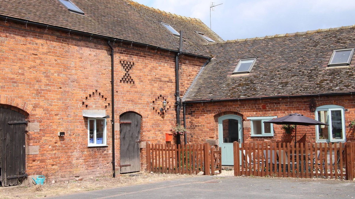 Stanton Upon Hine Heath Cottage | DAIRY COTTAGE, pet friendly, character holiday cottage in Shawbury