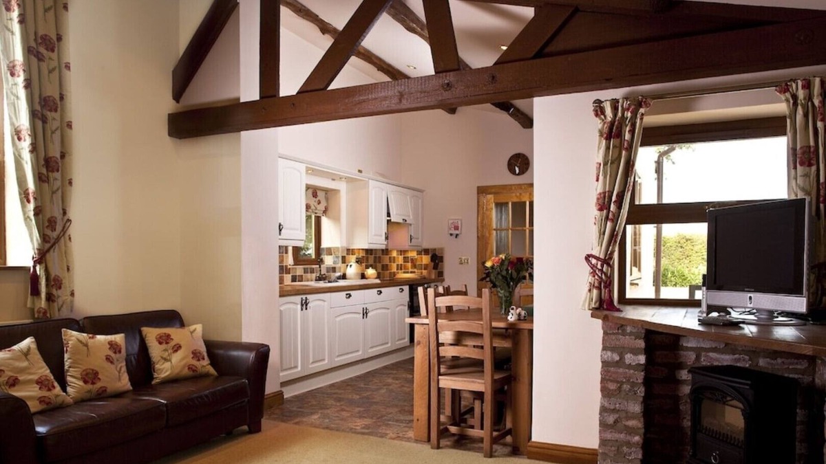 Woodmansey Cottage | Dairy Cottage Sleeps 4 (2 Bedrooms),