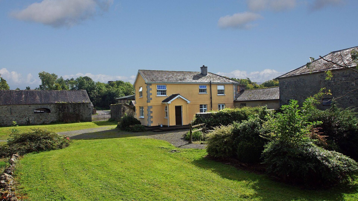 Fethard House | Dairy Walk - Two Bedroom House, Sleeps 6