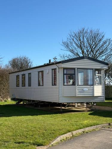 Withernsea House | Daisy Lodge Lilac Grove 3