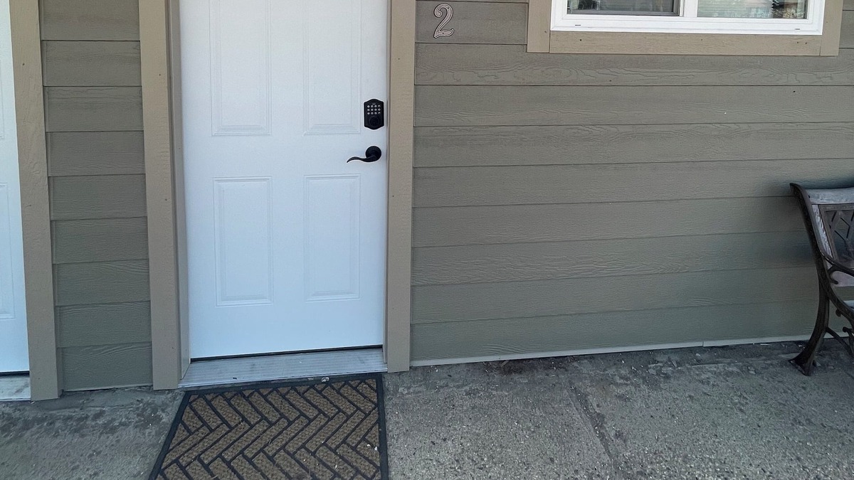 Faulkton House | Dakota Landing Cabins & Motel: Room #2-Cozy, newly remodeled motel room