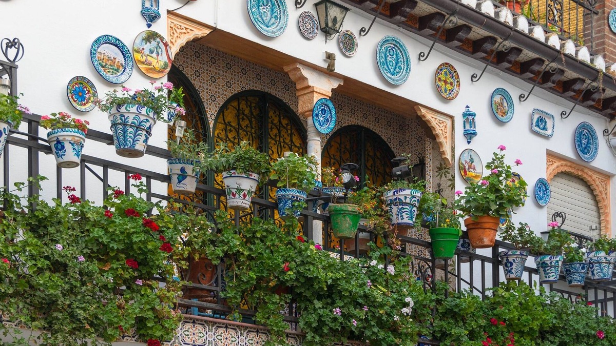 Centro - Sagrario Apartment | Dalí's Sanctuary in Granada With Private Parking