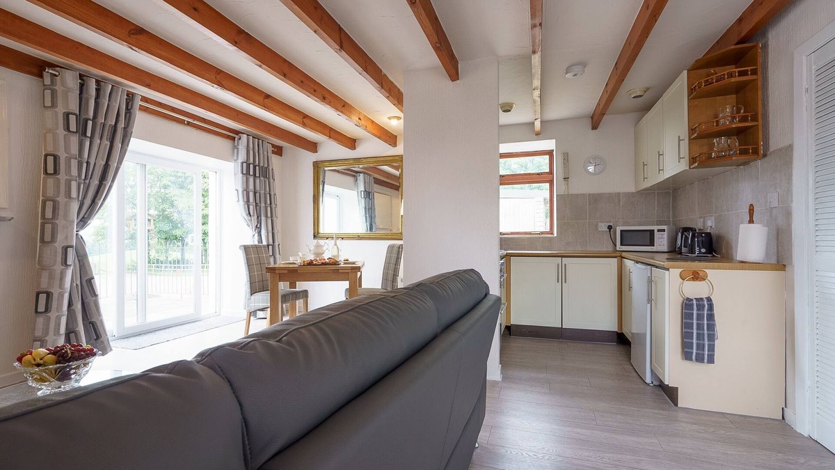 Thornhill Cottage | Dalgarnock cottage sleeps 2 with own hot tub