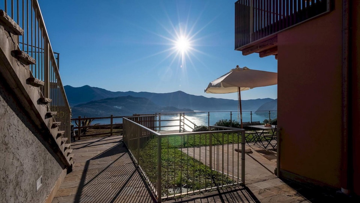 Parzanica Apartment | Dali in Spiglia With 2 Bedrooms and 1 Bathrooms