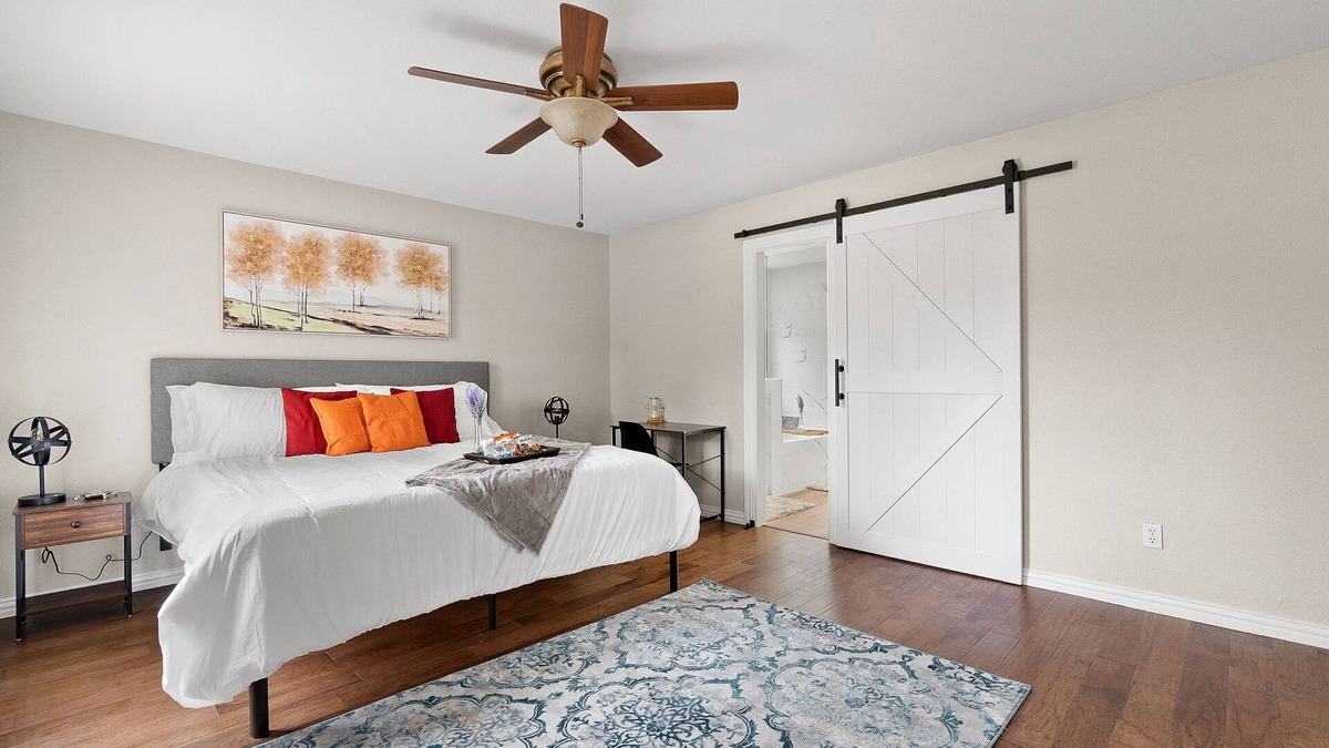Buckner Terrace - Everglade Park House | Dallas: Close to downtown, Zoo, Fairpark, Arboretum, White Rock Lake