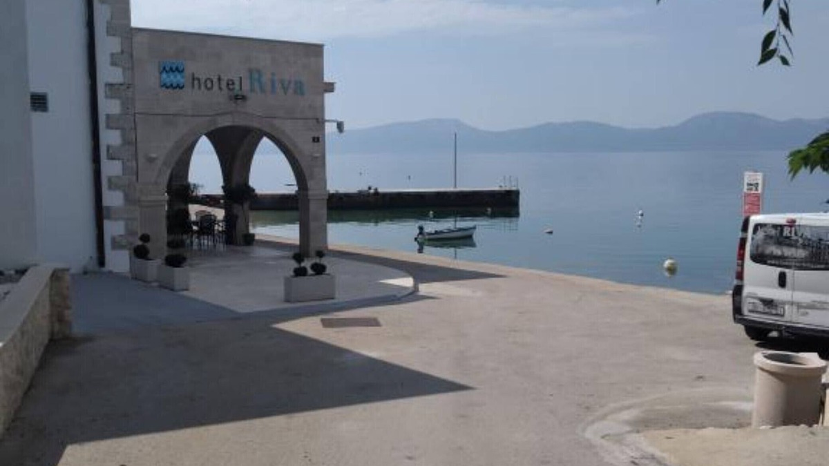 Brist Apartment | Dalmata Apartment - One Bedroom Apartment With Balcony (A3)