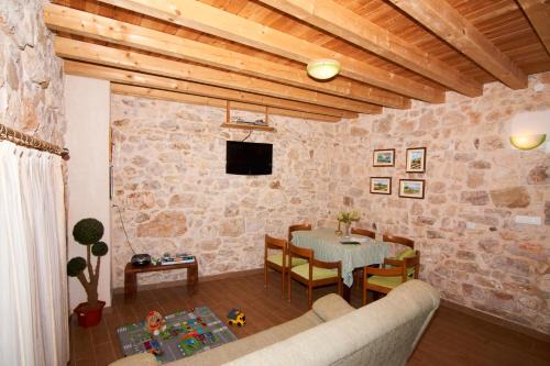 Krapanj House | Dalmatian Stone House