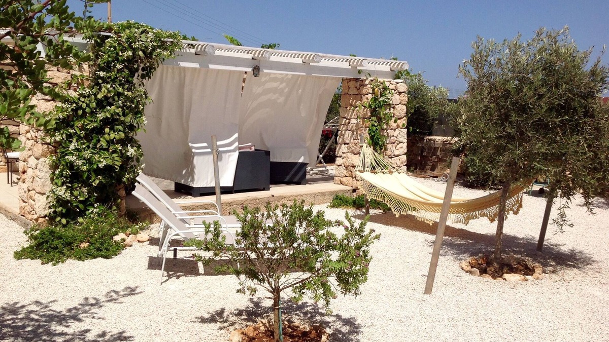 Lampedusa Villa | Dammuso in the countryside