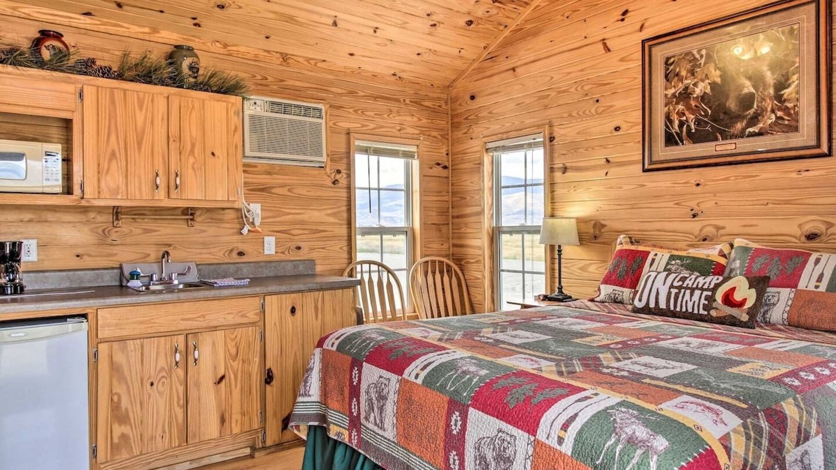 Livingston Cabin | Damselfly Cabin (Cabin #5)