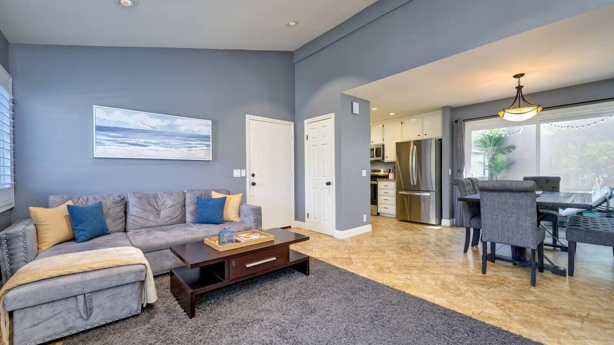 Dana Point Apartment | Dana Stands: Ocean-Side Getaway Walk to Beach + Pool/Hot Tub Access