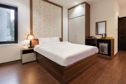 Hai Ba Trung Hotel | Dancenter Near West Lake Hanoi, Truc Bach Lake Formerly Le Grand The Central Park