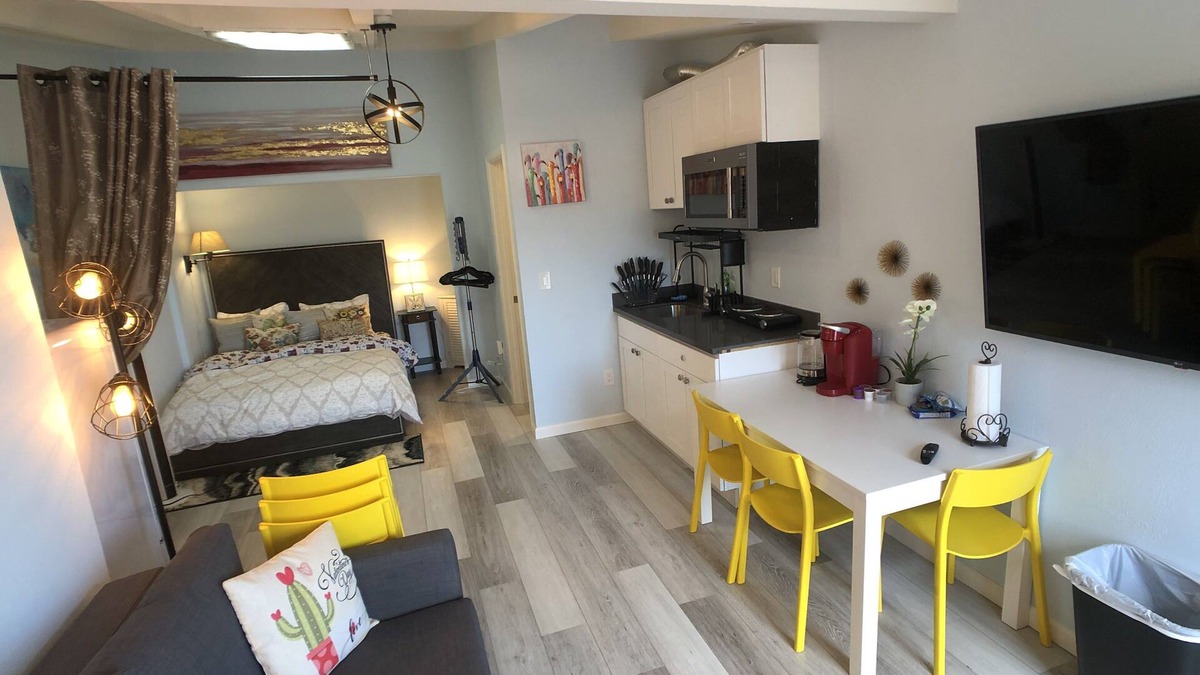 East San Mateo House | Dandy retreat convenient location