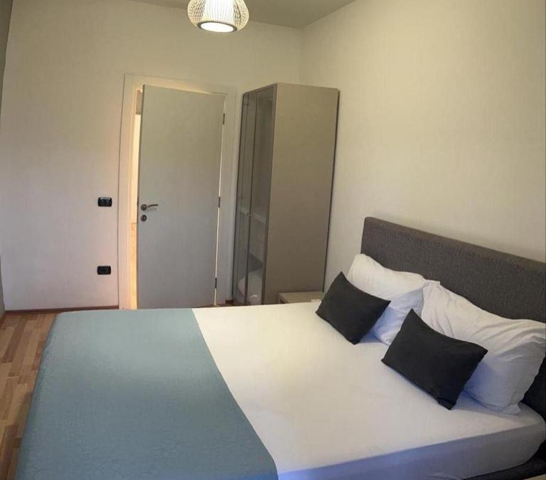 Purley Apartment | Dani apartment