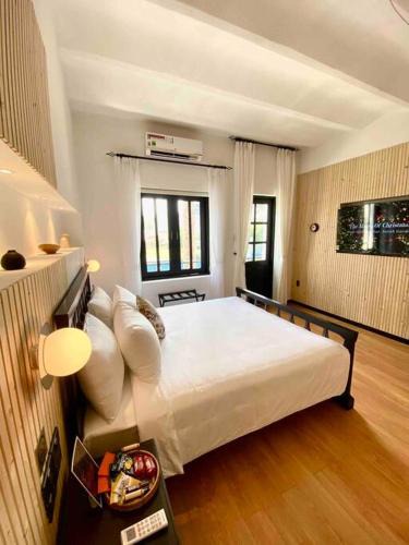 Dong Khoi Apartment | Daniel's Studio in Saigon Center with Hot tub and View