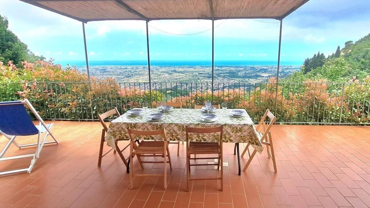 Santa Lucia Apartment | Daniela In Camaiore, Tuscany