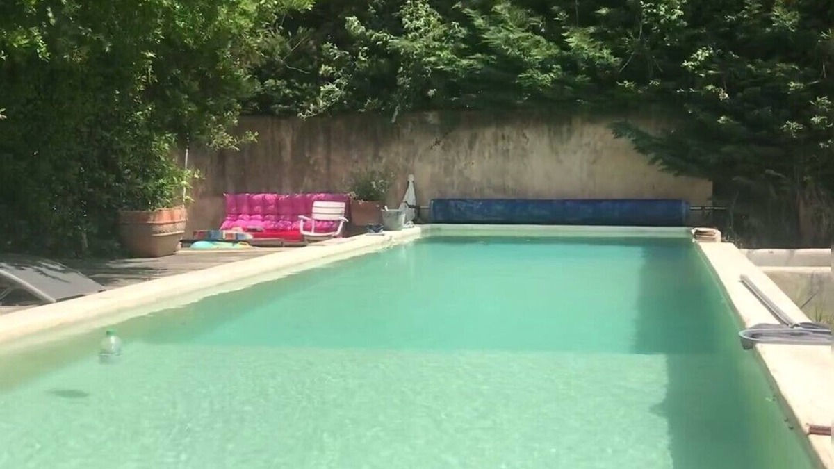 Valreas Villa | Dans UN Coin DE Verdure Avec Bassin DE Baignade