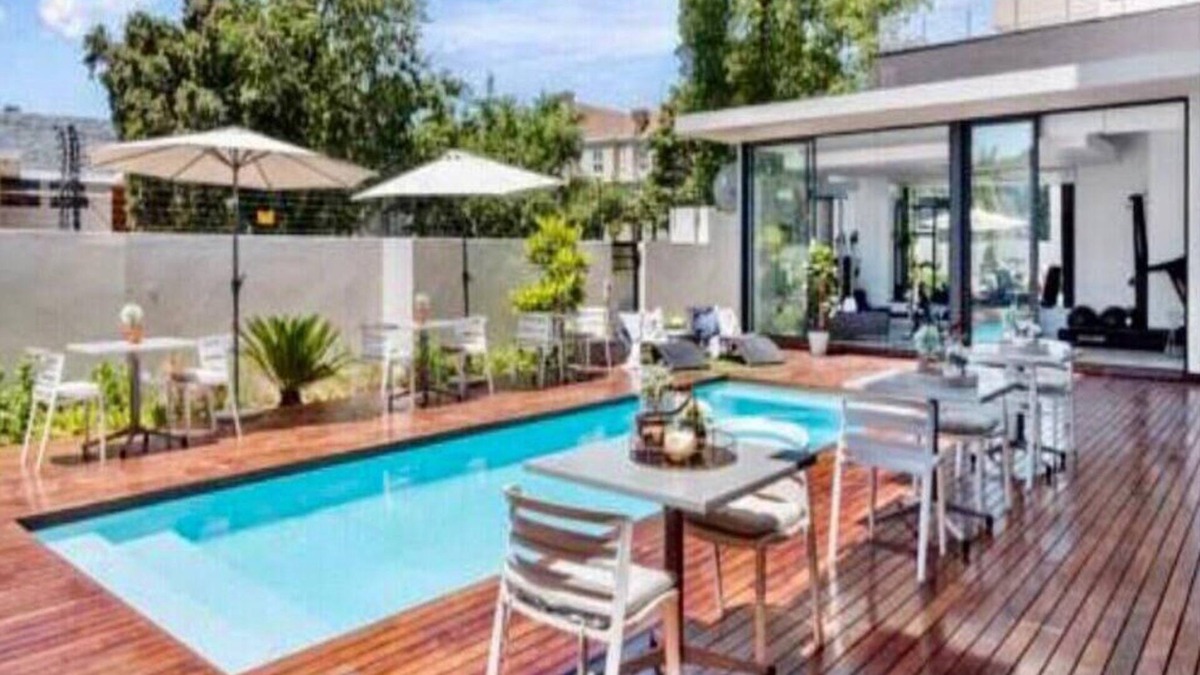 Greater Johannesburg Metropolitan Area Apartment | Dante’s One Hyde Park Executive Suites
