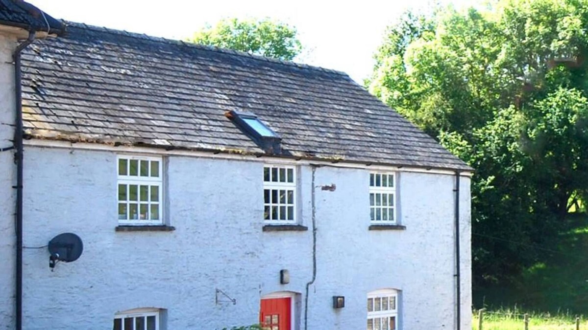 Brecon House | Danycrug (First Floor)