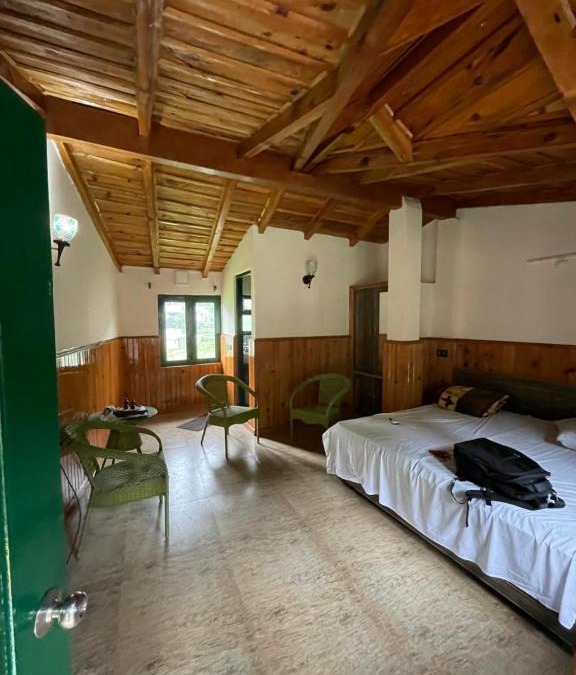 Bhowali Hotel | Darjeeling cafe&stay