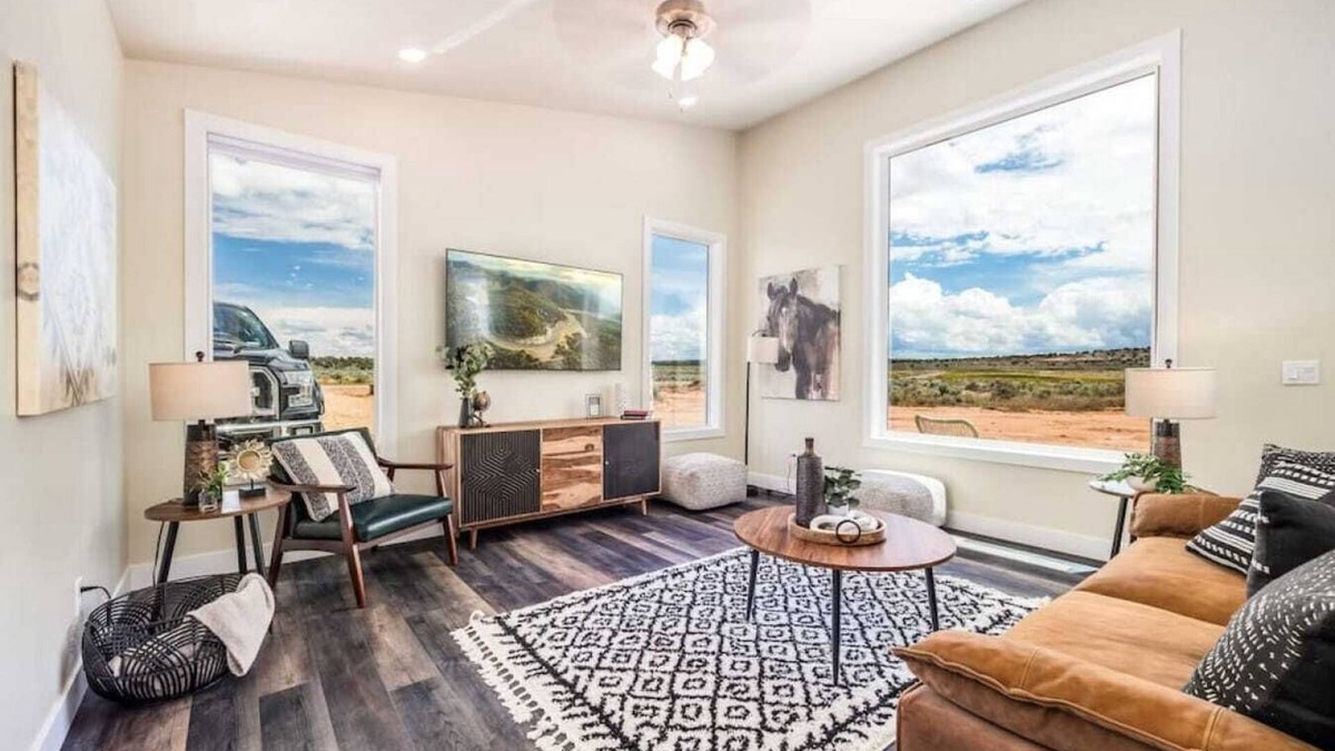 Kanab House | Dark Skies l Private Hot Tub I Pool & Pickleball Court