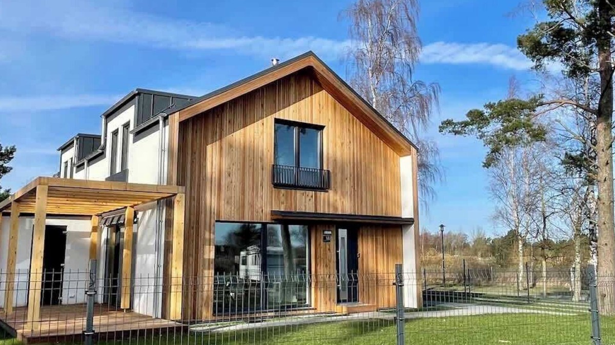 Pruchten House | DarssAhoi 1A Summary: