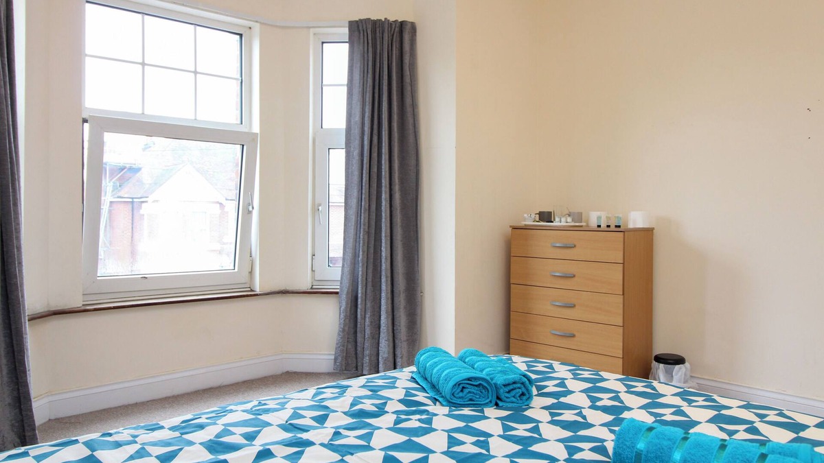 Shirley House | Darwin road guest house room 2