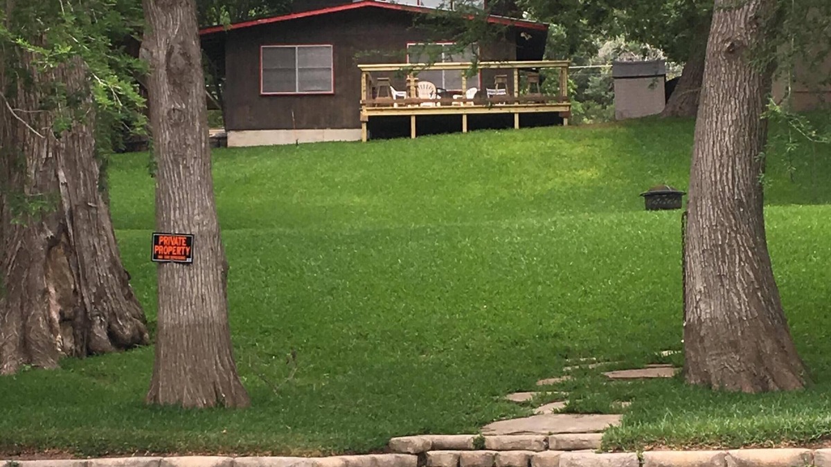 New Braunfels Cabin | Das Fluss Hutte (The River Cabin) - Beautiful Guadalupe River Frontage