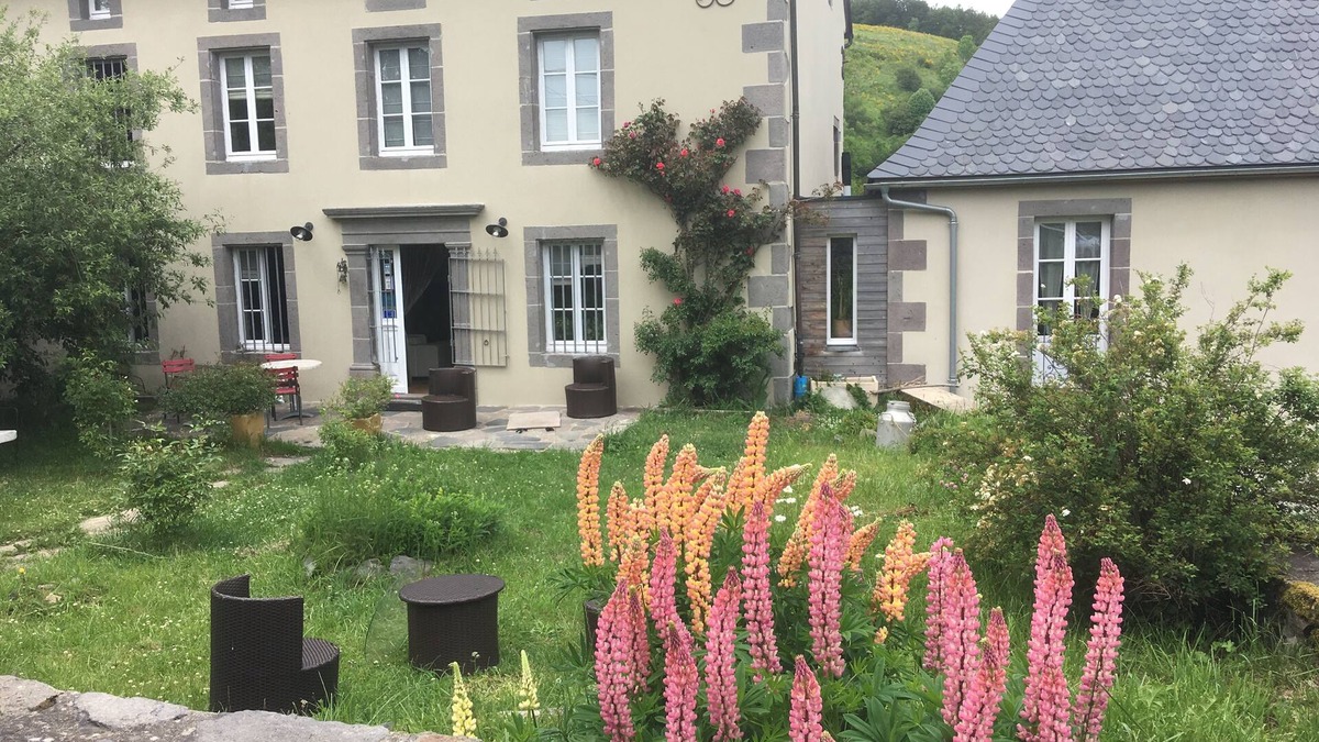 Saint-Anastaise House | Datcha Anastasia