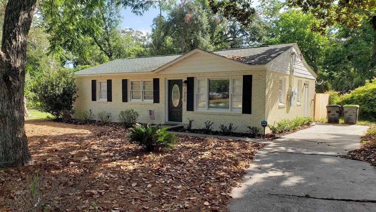 Beaufort Cottage | David and Erin's Beaufort Cottage - Newly Renovated - Near Downtown and MCRD PI