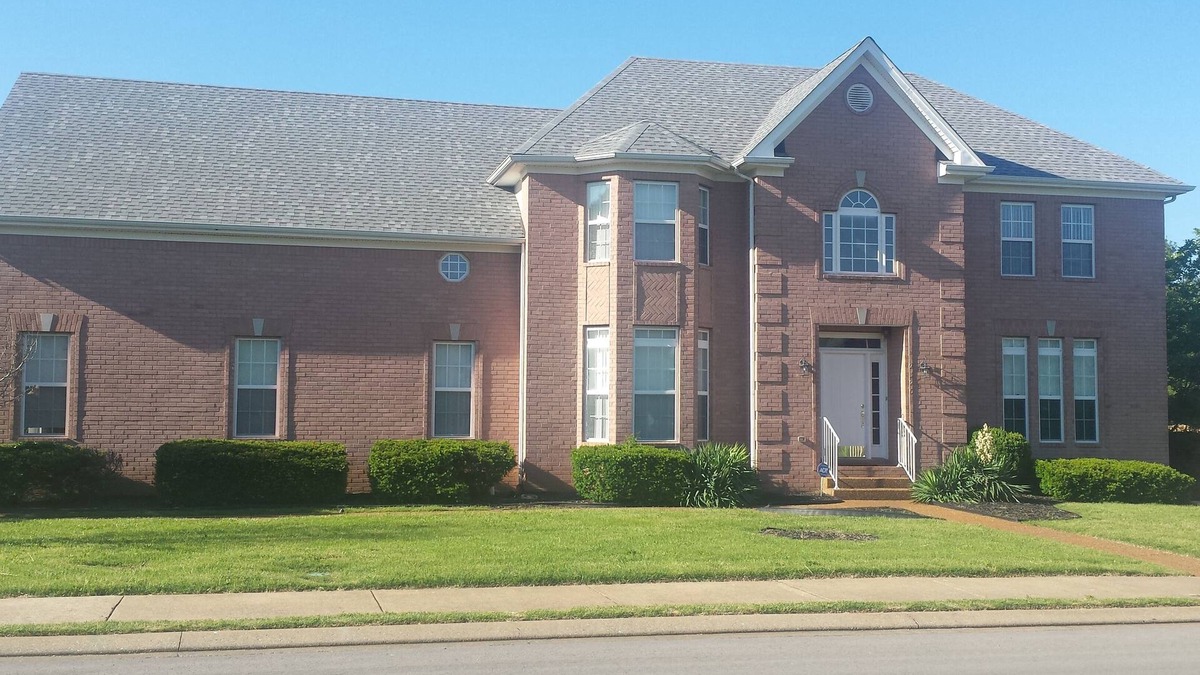 Murfreesboro House | David's Fun House - Sleeps 24. Pool Table, Ping Pong, Piano.n5 Bedrooms, 3 Baths
