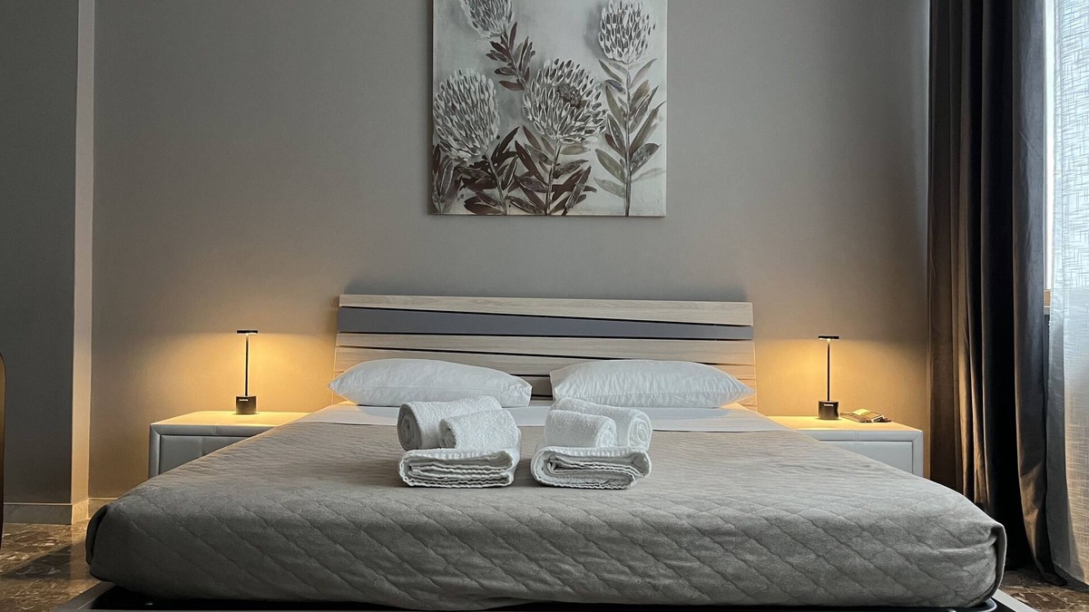 Brindisi Apartment | Davis Apartment