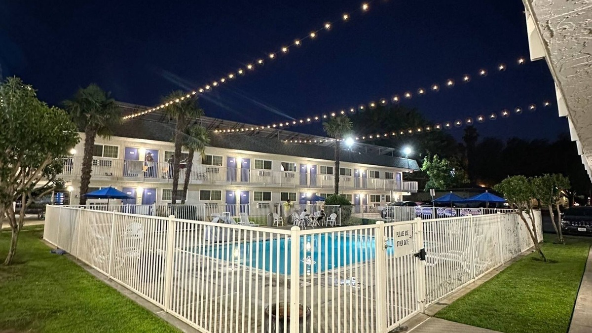 Davis House | Davis- Private one-bedroom with pool