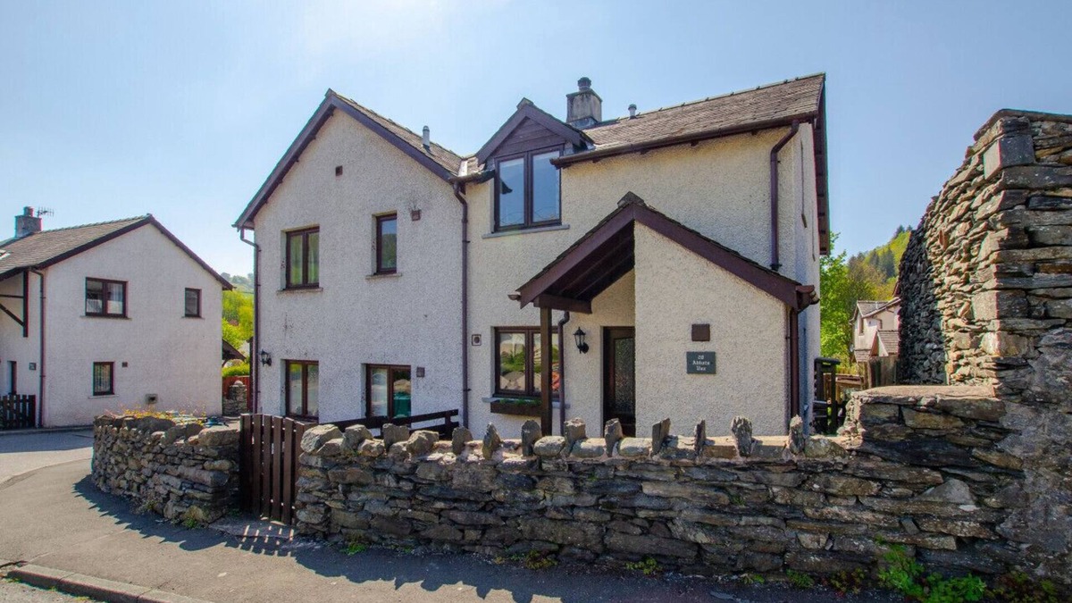Backbarrow House | Dawn Cottage - Two Bedroom House, Sleeps 4