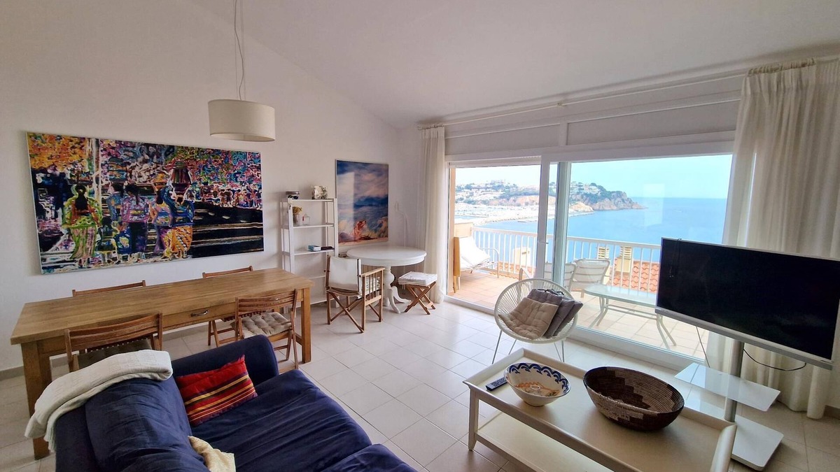 Sant Feliu de Guixols Villa | DAWN OVER THE BAY IN SANT FELIU
