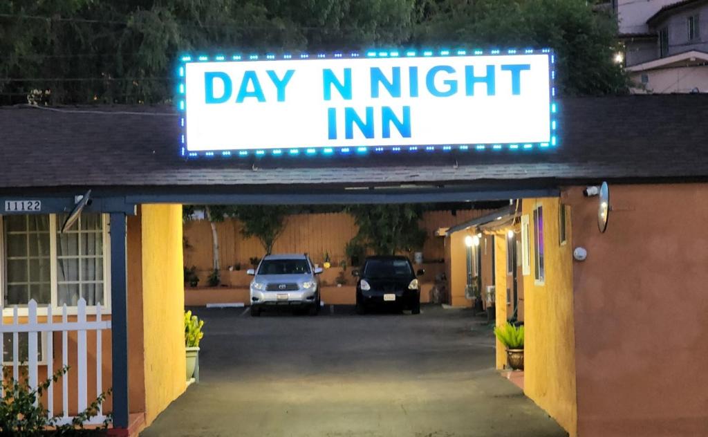 Studio City Hotel | DAY N NIGHT INN - Near Universal Studios Hollywood