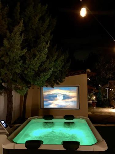 Mandra-Eidyllia Apartment | Daydream Nature Home - Hot Tub & Cinema Experience