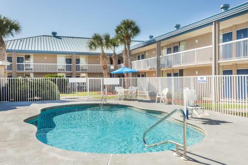 Adel Hotel | Days Inn by Wyndham Adel I-75