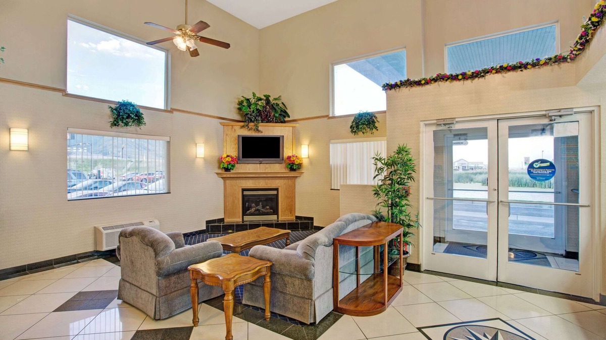 Perry Hotel | Days Inn by Wyndham Brigham City