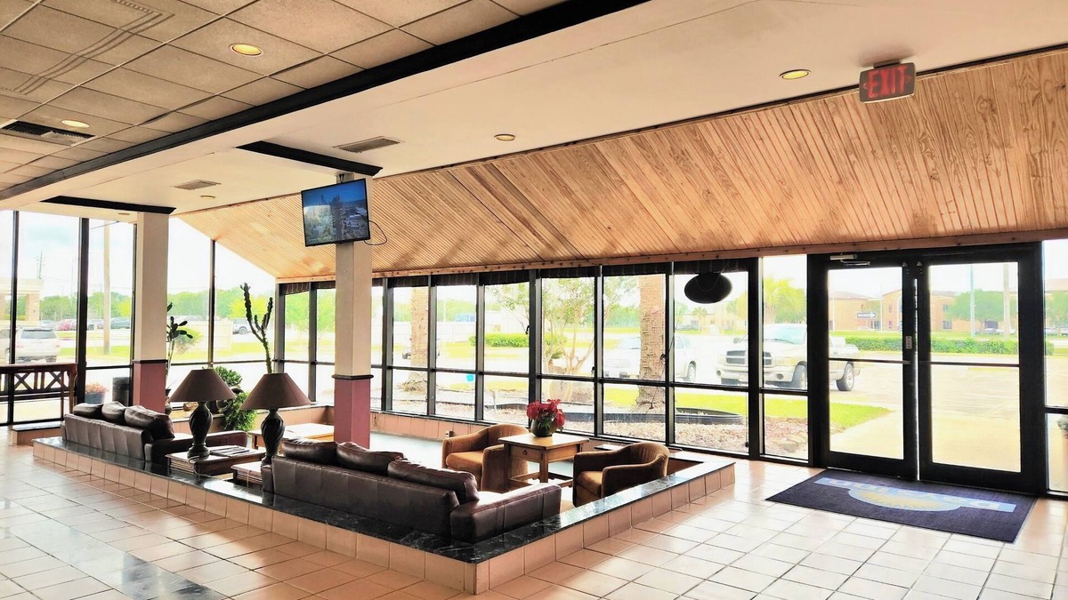 Bay City Hotel | Days Inn by Wyndham Bay City