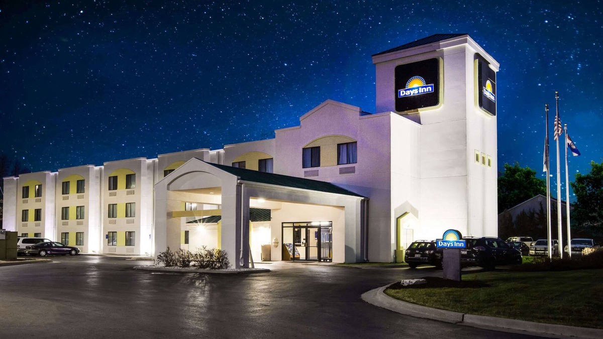 Blue Springs Hotel | Days Inn by Wyndham Blue Springs